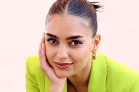 Melissa Till's Instagram, Twitter & Facebook