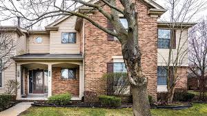 29589 Pine Ridge Circle Farmington Hills Mi 48331 Private Patio Farmington Hills Real Estate Web Design