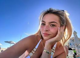 58 stars québécoises qui s'éclatent sous le soleil!