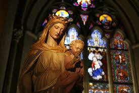 La fête de l'assomption est une fête religieuse des chrétiens catholiques. Bjcovewxvmy 1m