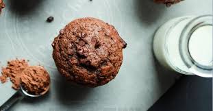 Cuisinez 12 Magnifiques Muffins Aux Bananes Et Chocolat Ingredients 3 Bananes 1 4 Tasse De Miel 1 Cuillere A Cafe D Desserts Healthy Desserts Yummy Breakfast