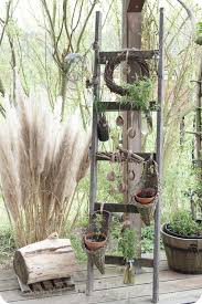 Naturliche Osterdekoration Eine Alte Holzleiter In Szene Setzen Diy Alte Diy Eine Holzleiter Naturl Diy Gartendekoration Gartendekor Alte Holzleitern