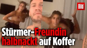 Das videospiel fifa 18 ist unter fußballprofis nicht nur sehr beliebt sondern wird auch immer mehr zur währung. Geburtstagsgrusse An Ex Gaga Video Von Bendtner Freundin Youtube