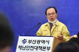 / 오거돈 전 부산시장의 일가족이 운영하는 회사가 부산 가덕도 일대에 수만 평에 이르는 땅을 갖고 있는 것으로 2일 나타났다. Juicenews ì˜¤ê±°ëˆ ì‚¬í‡´