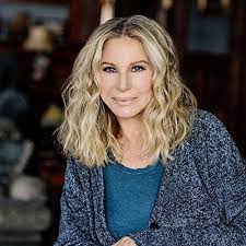 Much celebrated singer, actress, and film producer who took the world by storm in the 1960s with a voice blending sweetness with strength. Barbra Streisand Bei Amazon Music