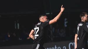 ¡Riestra Sorprende! ¿Sueña con la Sudamericana Tras Aplastar a Sarmiento? - Imagen principal del artículo