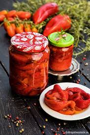 Ardeii se spală, se curăţă de seminţe şi se taie fâşii mai late. Ardei Copti La Borcan In Suc Propriu Diva In Bucatarie