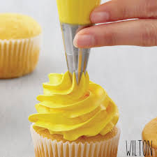 Les Douilles A Patisserie Des Formes Pour Tous Les Styles En 2020 Recette Cupcake Nature Cupcake Facile Recette Cupcake