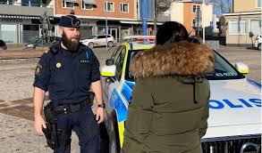 A man in his 20s is in custody after being shot in the leg by police following the attack in vetlanda. Jg Excd5ksx4jm