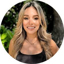 Erin Hale's Instagram, Twitter & Facebook