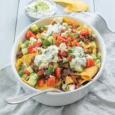 Griekse Nacho S Met Tzatziki En Feta Leuke Recepten Recept Nacho Recepten Diner Recept Tzatziki
