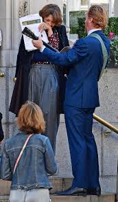 Peaky blinders and harry potter star helen mccrory passes away after secret 'heroic battle' with cancer, husband damian lewis confirms. Z0lkz4sswr7bcm