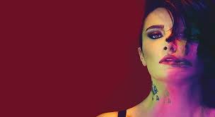Bu pin'i ve daha fazlasını haberizlenim tarafından oluşturulan galeri panosunda bulabilirsiniz. Sila Gencoglu Singer Women Red 3d Tattoo Red Lipstick 1080p Wallpaper Hdwallpaper Desktop Red Lipsticks 3d Tattoo Singer