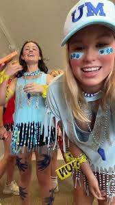 Camille Pierce (@camillepiercee)