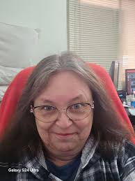 To dye the grey or not?? 🤔