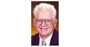 Lee Nowakowski's Instagram, Twitter & Facebook