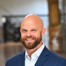 Jennifer Oaks's Instagram, Twitter & Facebook