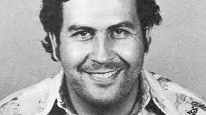 He was also known as the king of cocaine. Neffe Von Pablo Escobar Findet 18 Millionen Dollar In Hauswand In Kolumbien Welt