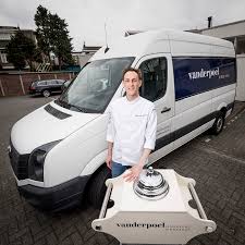 De nederlander greep daarbij niet enkel de gele trui, ook is hij de nieuwe leider in het bergklassement. Nog Even Geduld Van Der Poel Ijs In Almelo Wordt Dit Jaar Niet Meer Wat Foto Destentor Nl