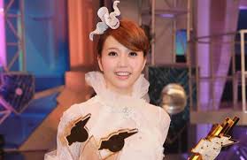 In an interview with grazia on the day of solid gold's release, goodrem. 2014 Jade Solid Gold Awards Jinny Ng Wins Song Of The Year Jaynestars Com