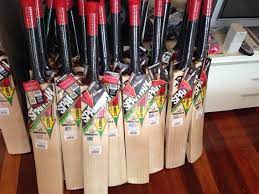 Hris gayle 175 in 66 balls, chris gayle dance, chris gayle sixes, chris gayle funny moments in chris gayle batting right handed in big bash!!!! Chris Gayle On Twitter Rt Spartancricket Chris Gayle Bats Powerful And Colourful Look Nice Henrygayle Http T Co 5fx2lvkzfi