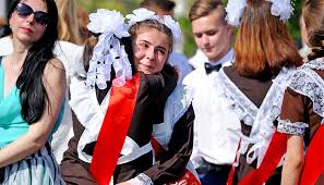 сценарий на последний звонок 11 класс необычный поздравление учителям Linejka Na Poslednij Zvonok V 2019 Godu Neobychnyj Sovremennyj Scenarij Torzhestvennoj Linejki Dlya 11 9 Klassa Nachalnyh Klassov