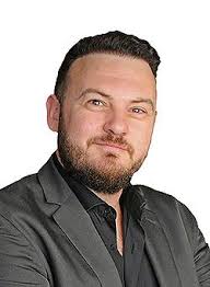 El edil Adrián Ramírez renuncia a su acta de concejal en el Ayuntamiento de  Ingenio