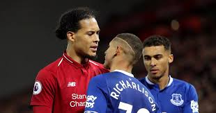 A graph displaying richarlison's form, up and down via their performance for each fixture. Premier League Richarlison Von Everton Stichelt Gegen Virgil Van Dijk Von Liverpool