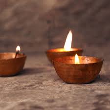 Made Of 100 Pure Copper Metal These Handmade Tea Light Holders Are An Eye Catching But Inexpensive Way To L Tea Lights Tea Light Holder Copper Candle Holders