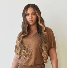 Aisi queens long curly wig ombre brown hair wigs for women middle part curly wavy wigs synthetic wigs heat resistant fiber for daily party use. Why Do Women Prefer Human Hair Wigs Beyonce Hair Color Beyonce Hair Beyonce Blonde