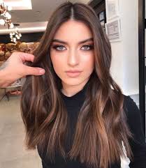 Oceanic brunette hair, il trend colore per capelli castano blu. Shatush Tutto Sulla Tecnica Schiaritura Capelli Piu Famosa E Nuove Tendenze