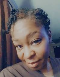 Water wakes up photogenic hair naturally