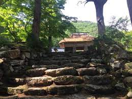 花菖蒲が綺麗な森の中にある黒石のお寺浄仙寺 黒石市 スクリーン お寺 紅葉 山 森