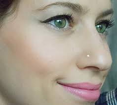 Wir beraten sie gern telefonisch oder per email. Winzige Nase Stud Gold Nase Stud Nasenpiercing Zierlicher Nasenstecker Gefulltes Gold Nasenpiercing L Formiger Nasenstecker Amazon De Handmade Produkte