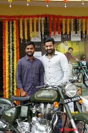 Jr Ntr Presents Janatha Garage Bike To Winner Photos Photogallery Page 1 Home political news movie news movie reviews photos gallery contact us advertise privacy policy. jr ntr presents janatha garage bike to