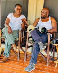 Bwana akanijibu, akasema, Iandike njozi ukaifanye iwe wazi sana katika  vibao, ili aisomaye apate kuisoma kama maji. Maana njozi hii bado ni kwa  wakati ulioamriwa, inafanya haraka ili kuufikilia mwisho wake, wala