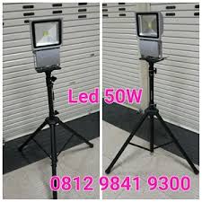 Bila memasang lampu sorot pada posisi tinggi itu tujuannya untuk bikin silau orang lain, bila tidak takut dosa, maka harus diingat bahwa itu bisa membahayakan nyawa orang. Jual Lampu Sorot Led 50w Tripod Stand Toko Jaya Berkat Utama Jakarta Indotrading