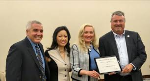 Dr. Andrea Thau, AOA