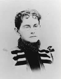 Bertha Estes's Instagram, Twitter & Facebook