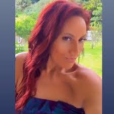 Serena Cowan's Instagram, Twitter & Facebook