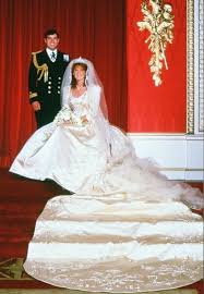 Prince Andrew Duke Of York And Sarah Duchess Of York Their Official Wedding Photgraph Royal Wedding Gowns Royal Wedding Dress Royal Weddings