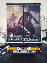 Unde sa fie, evident ca la sighisoara! Un Èofer De Tir Din RÄdÄuÈi Èi A Decorat Autovehiculul Intr Un Mod Inedit Stiri Suceava Stirisuceava Net