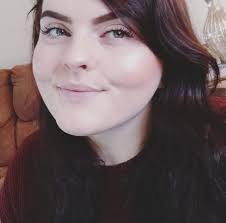 Julie Reamer's Instagram, Twitter & Facebook