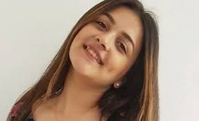 'dacă o vedeţi, sunaţi la 112' facebook luiza mihaela, o elevă de liceu din caracal, este dispărută fără urmă, de duminică dimineaţă, din caracal, iar familia a cerut ajutorul poliţiei pentru a o găsi. Mama Luizei A Primit Un Sms Prin Care I Se Spunea CÄƒ Fiica Sa TrÄƒieÈ™te Anchetatorii S Au Dus De UrgenÈ›Äƒ La Locul Indicat