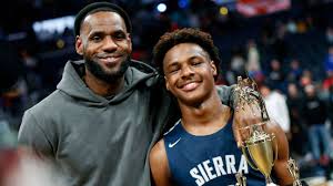 Lebron raymone bronny james jr. Bronny James Vs High School Lebron How They Compare