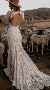 20 Vintage Wedding Dresses With Bohemian Flair Belle The Magazine In 2020 Bohemian Wedding Dress Lace Wedding Dress Trends Long Sleeve Bohemian Wedding Dress