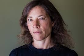 Sun, alcohol, body consciousness and pressure to have sex