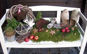 Gartenbank Weihnachtlich Dekoriert Herbstdekoeingangsbereich Gartenbank Weihnachtlich Dekoriert Weihnachtlich Dekorieren Dekorieren Weihnachten Dekoration