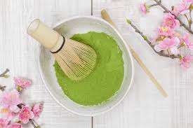 As a traditional japanese drink, matcha powder is traditionally whisked up with hot water into a frothy drink meant for sipping. What Does Matcha Taste Like Plus Tips On Storing It So It Lasts