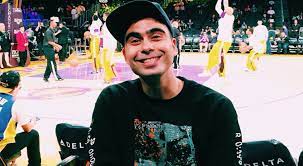 Meninjau ke laman instagram milik yuna, telah dikongsikan sekeping gambar yuna bersama dengan suaminya. Biodata Adam Sinclair Kekasih Hati Yuna Azhan Co